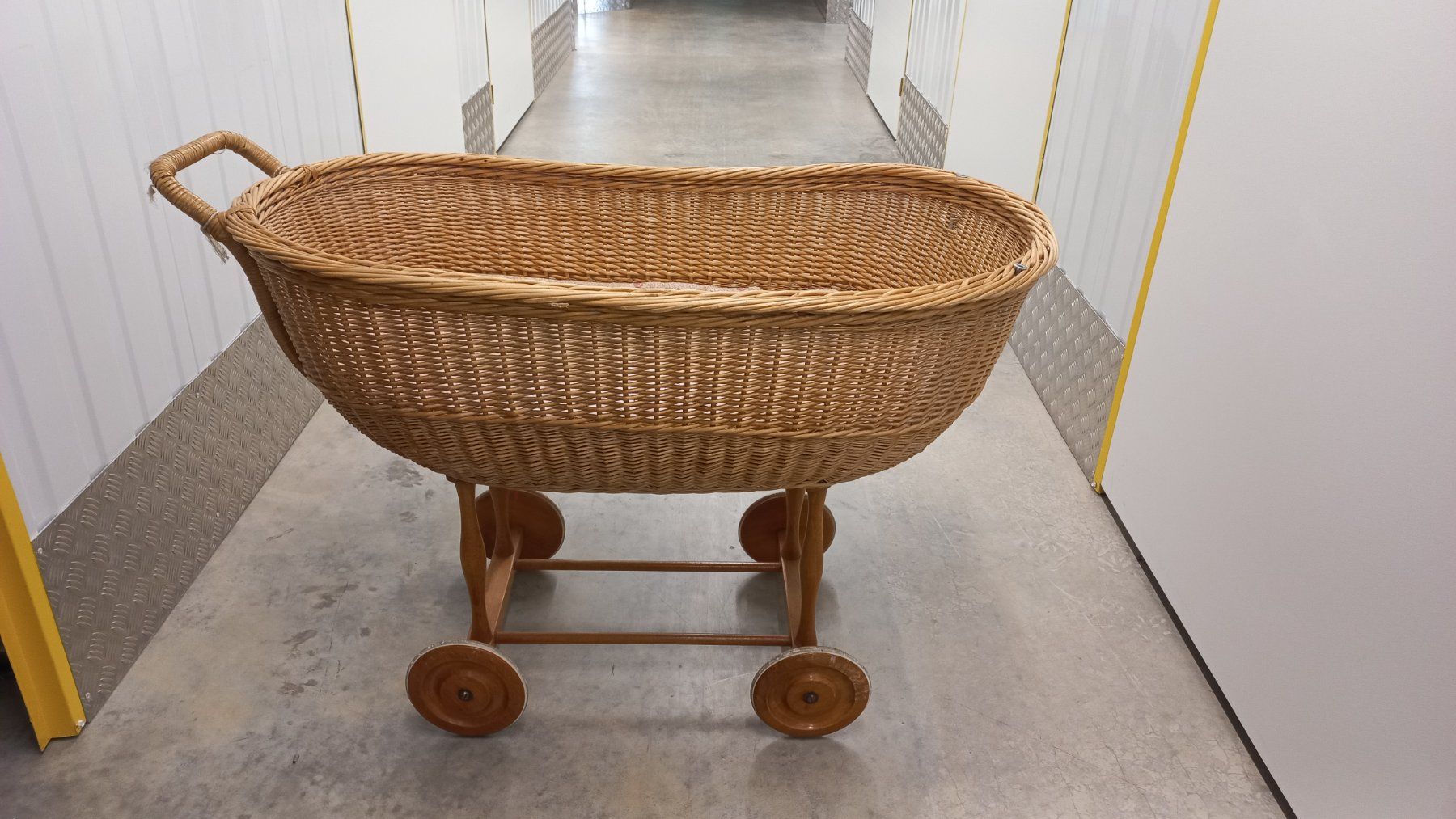 Berceaux: Alter Stubenwagen – D'occasion à Zürich par alexrech 1