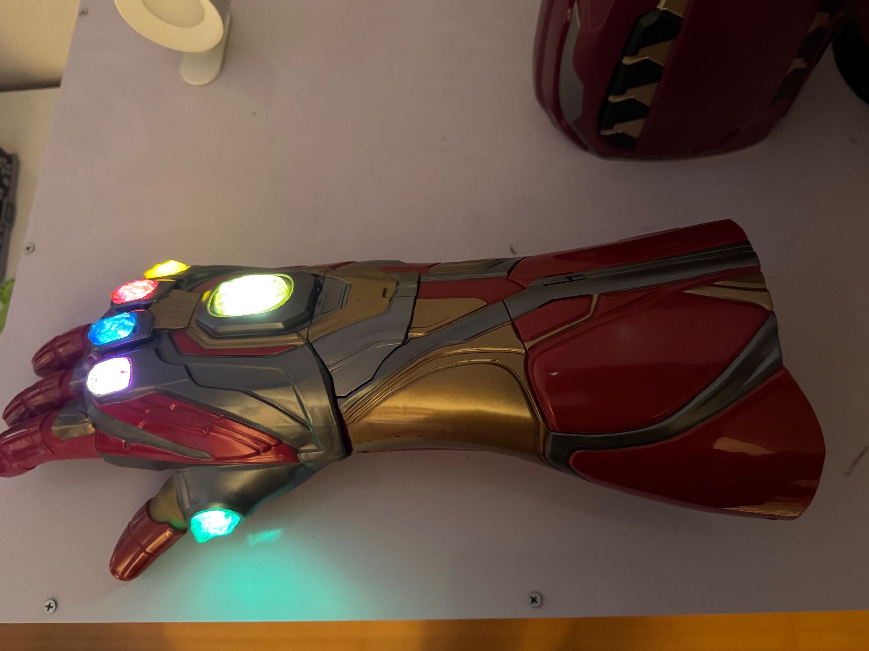 Jouets: Iron Man Handschuh Infinity Gauntlet – Neuf (Voir description) à Rüti ZH par Tsepela 1