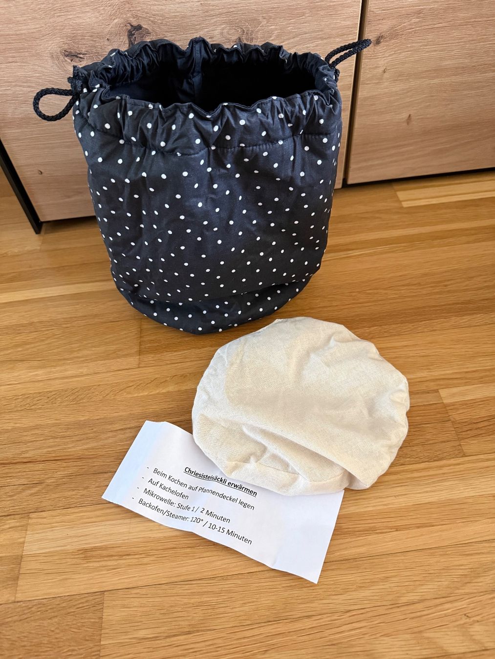 Tessuti: Kartoffelsack mit Chriesistei – Nuovo (secondo la descrizione) da Luzern venduto da Ohana18 1