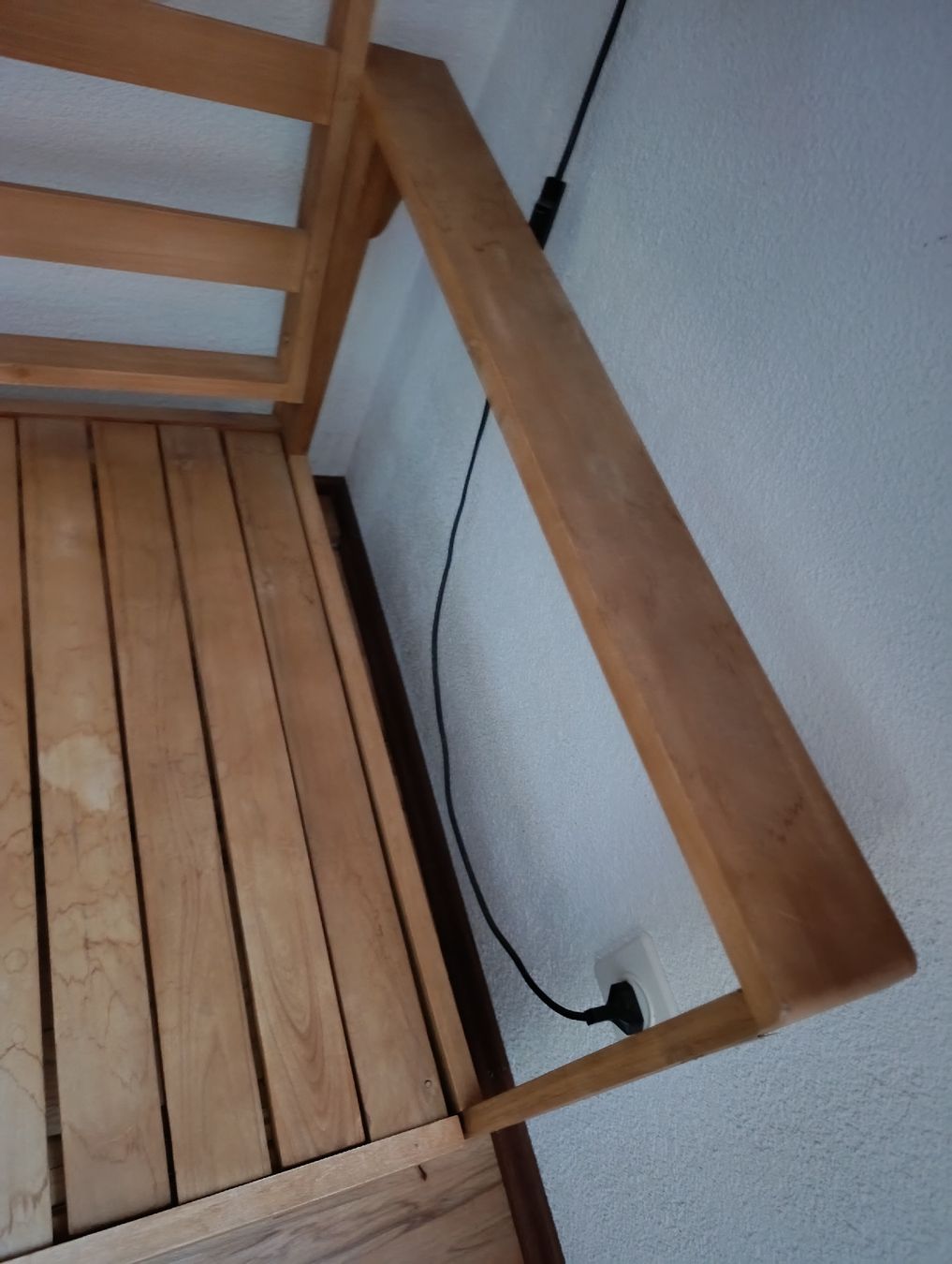 Sofas: Holzsofa 3-Plätzer mit Liegefunktion, Lounge, Bettsofa – Gebraucht aus Krattigen von Winnie12 8