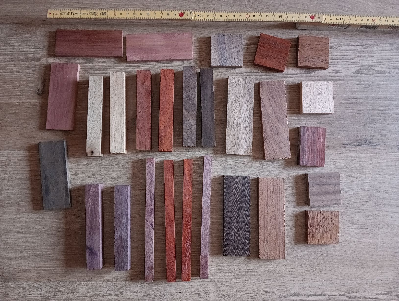 Holzartikel: Tropisches Holz.  – Neu (gemäss Beschreibung) aus Uznach von phi_8scs