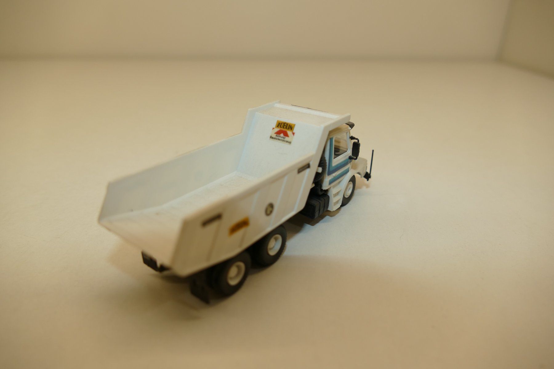 Kibri Modellini d'auto: Kibri H0: Scania Muldenkipper – Usato da Niederhasli venduto da rail-duerst 4