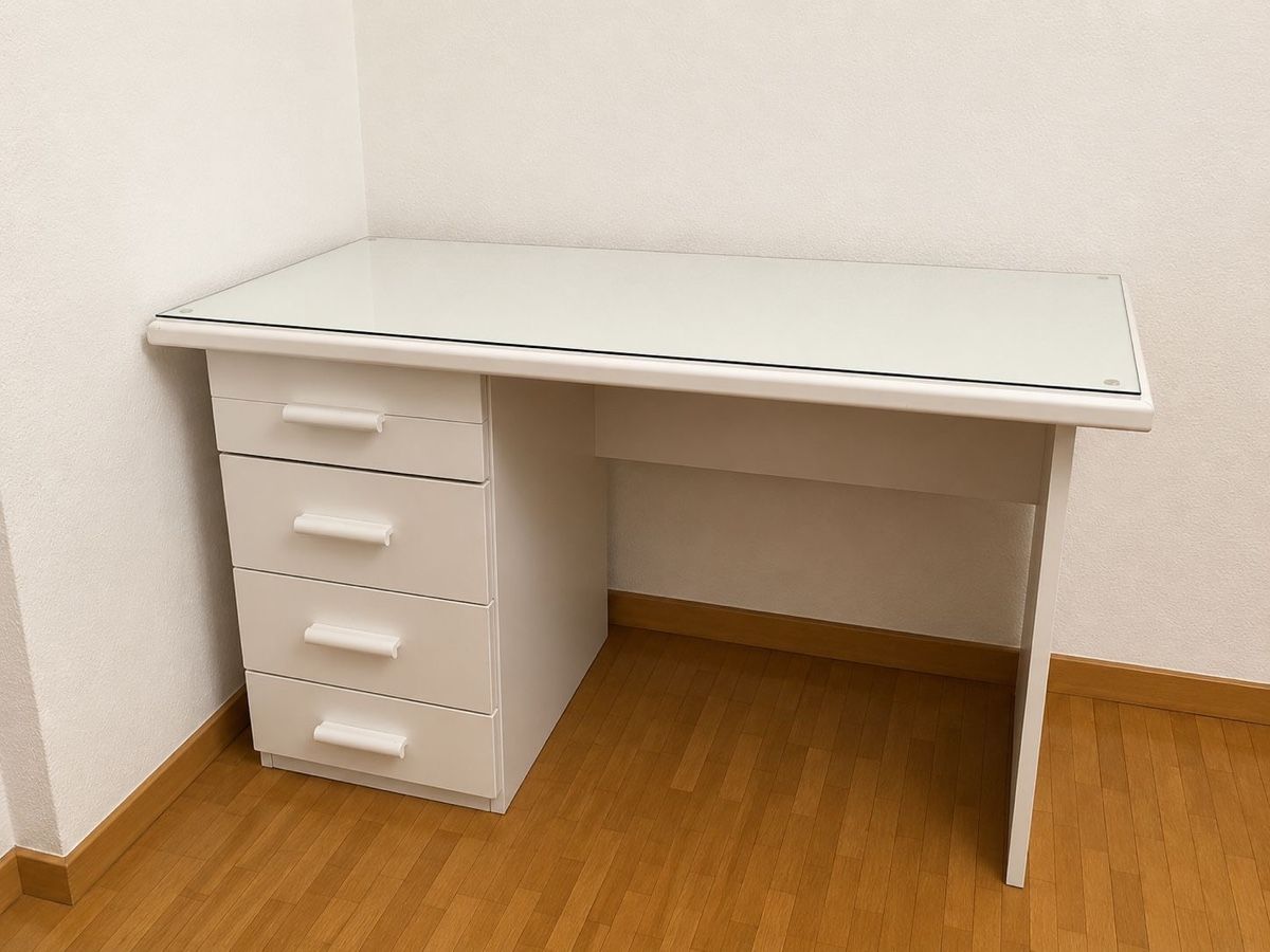 Scrivanie: Bureau & chaise – Usato da Genève venduto da anais25