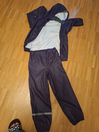 Mikk-Line Regenanzug Grösse 128 + gefütterte Regenhose