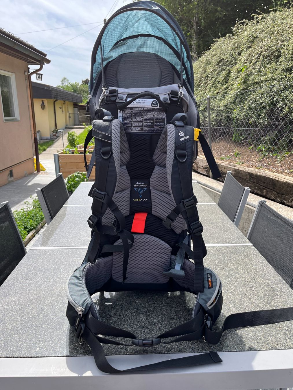 Deuter Marsupi portabebè: Porte-bébé de randonnée – Usato da Courtelary venduto da vivi94