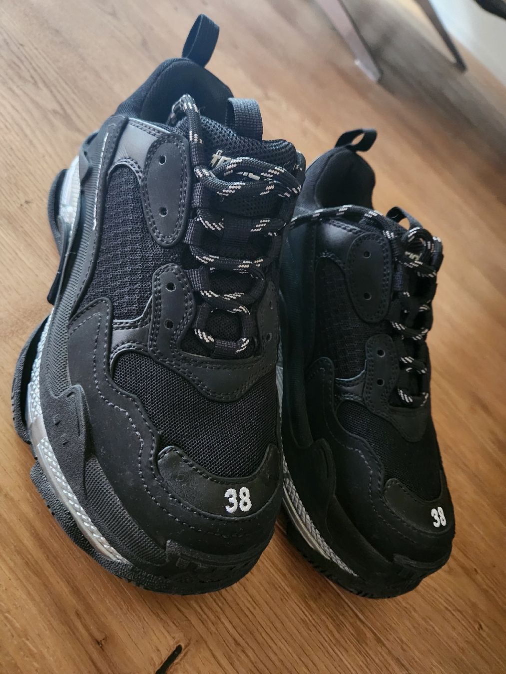 Balenciaga Scarpe da uomo: Balenciaga Triple S 38 – Usato da Wolhusen venduto da bryman