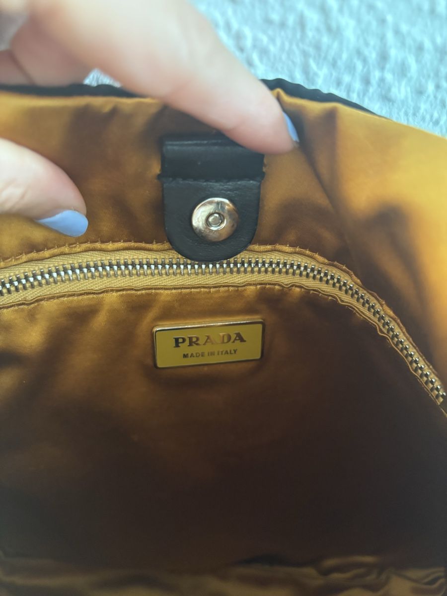 Prada Borse da donna: Prada Vintage Bag Black with Amber Beads – Usato da Basel venduto da Petersgasse 1
