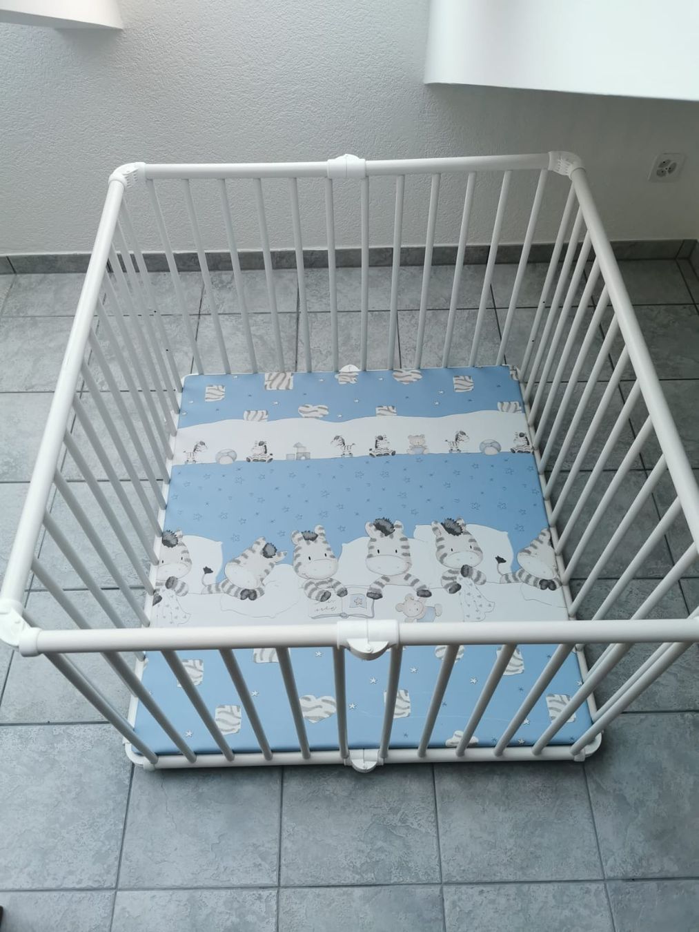 Geuther Box & Barriere di sicurezza: Geuther Laufgitter Lucilee klappbar – Usato da Brislach venduto da haexxxli