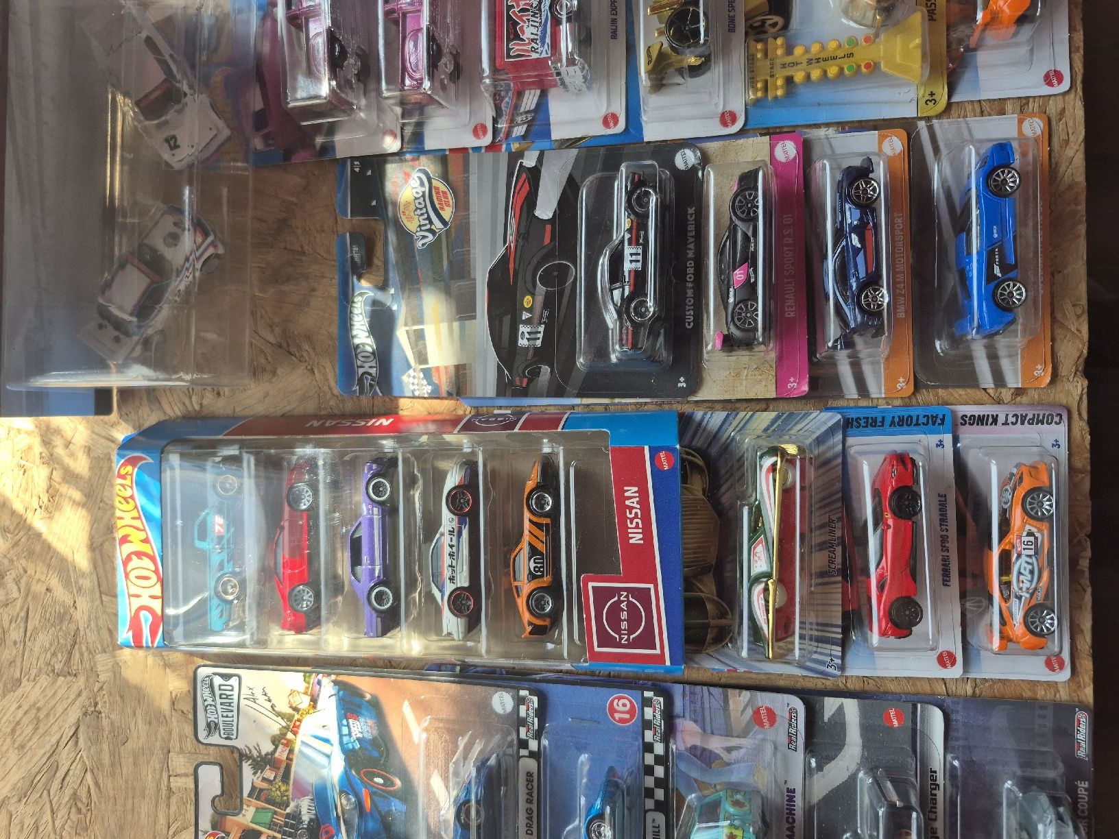 Hot Wheels Modellautos: Lot Hot Wheels premium, classic et pack  – Neu und originalverpackt aus Echallens von Nathan138 2