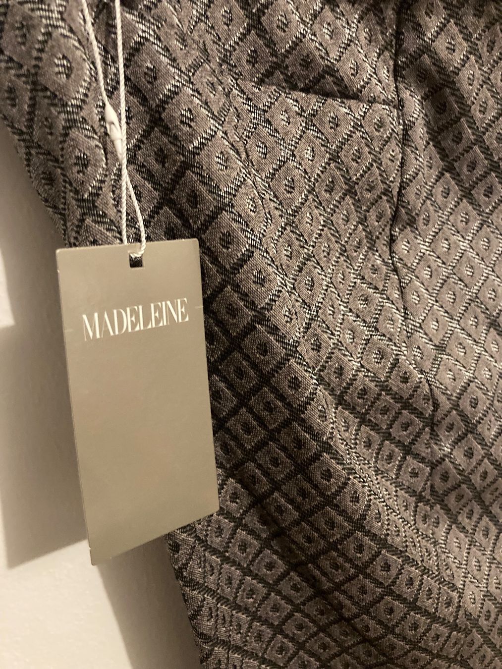 Pantalons: Hose MADDELINE NEU gemustert beige Gr.39 – Neuf avec emballage d'origine à Mammern par Naelo2026 3