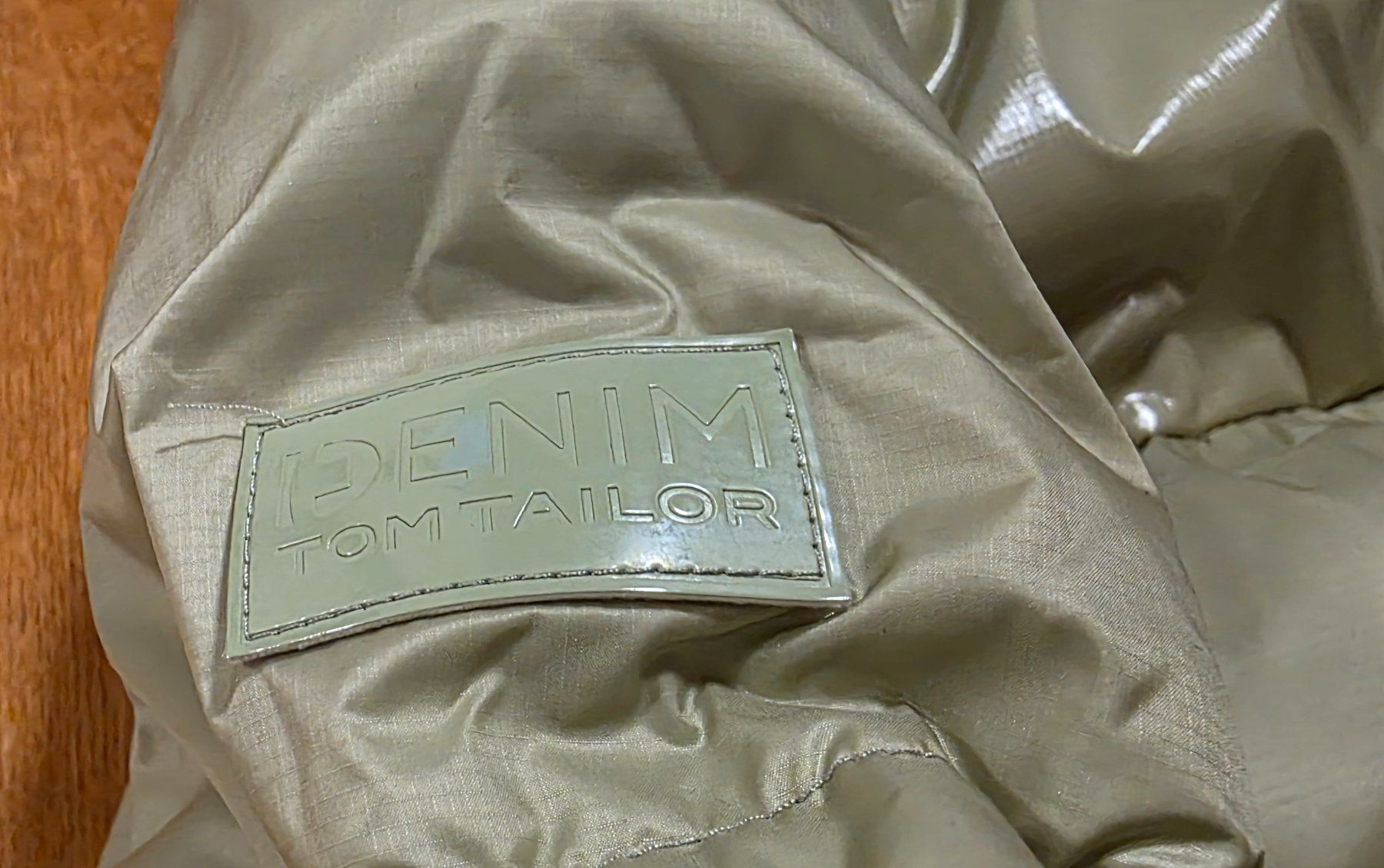 Tom Tailor Giacche: Tom Tailor Denim BE PART Puffer-Steppjacke mit Kapuze – Usato da Fällanden venduto da zeno01 2