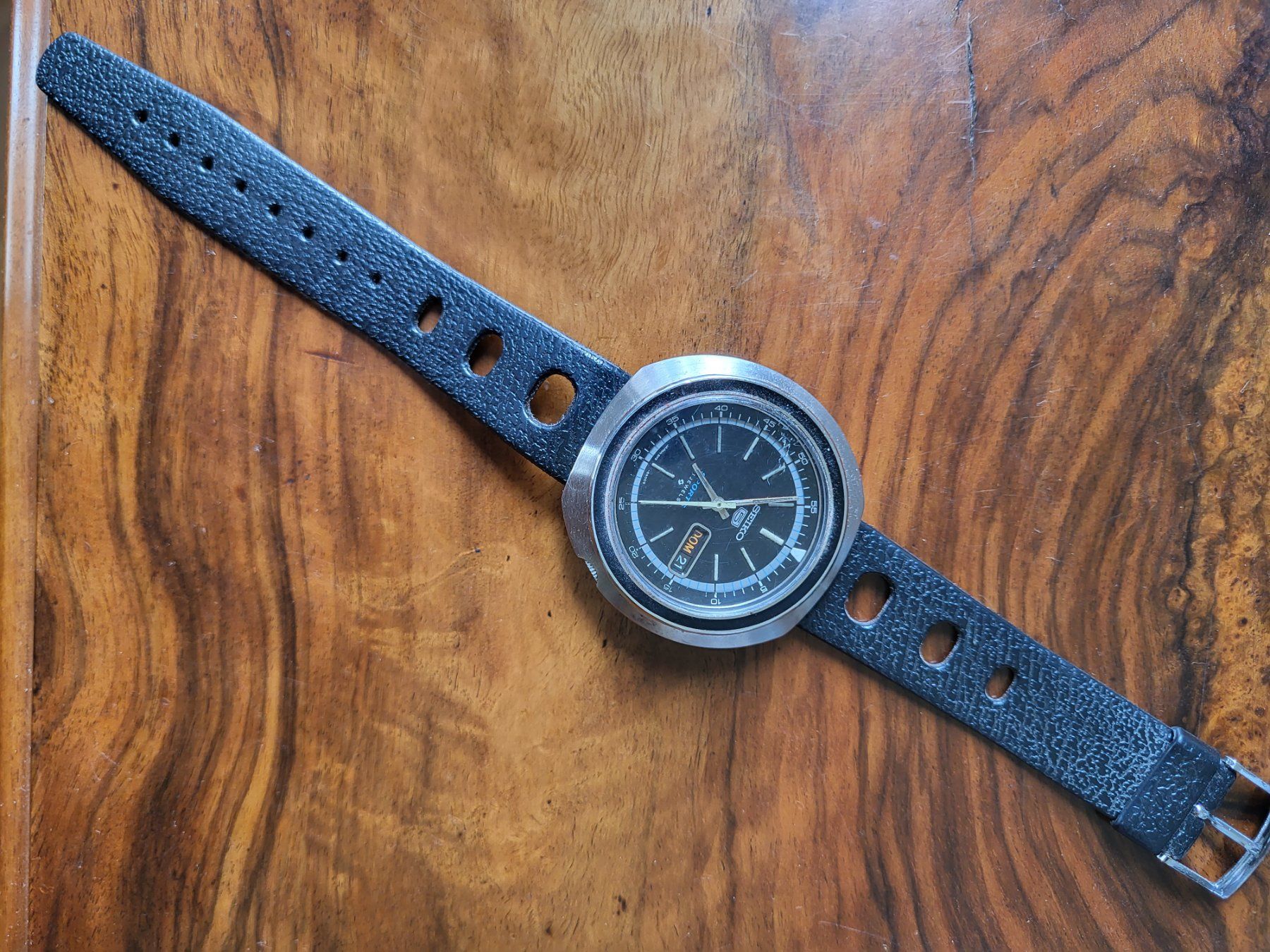 Seiko Orologi: Seiko 5 Sports Automatic – Usato da Allschwil venduto da Uhrenbinz 4