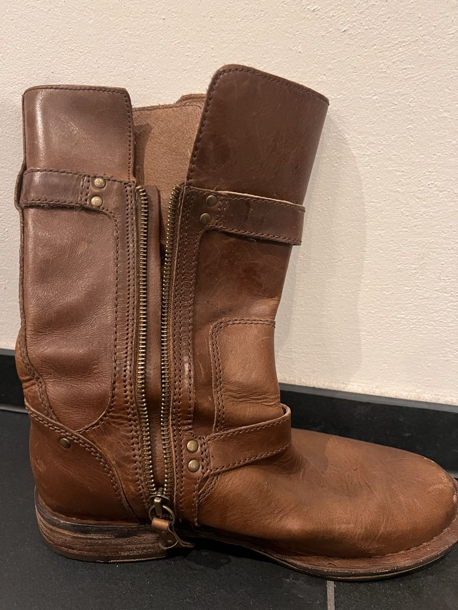 Ugg Scarpe da donna: UGG Stiefel Gr. 38 – Usato da Wolfhausen venduto da Starlake 2