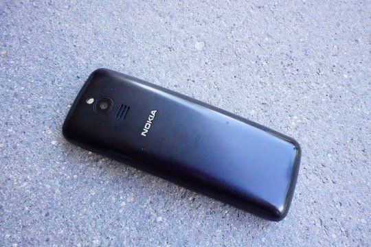 Nokia Portables: Nokia 8110 Banana Handy 4G – D'occasion à Chur par JennyAlexander 2