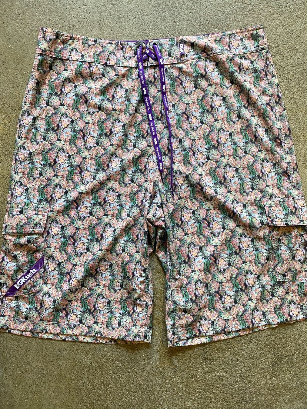 Costumi da bagno: Short de bain DGKush Hommes Taille 34 – Nuovo e nell'imballaggio originale da Orbe venduto da D-stockFactory-Orbe