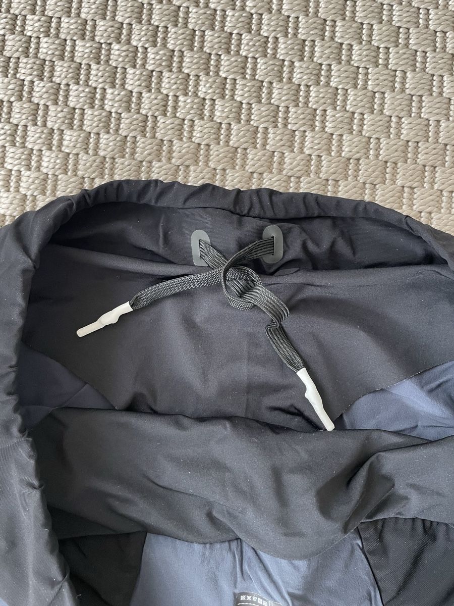 Pantaloni: On Running Shorts Damen Gr. M – Usato da Zürich venduto da katidust 3