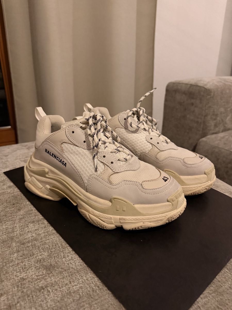Balenciaga Herrenschuhe: Balenciaga Triple S 43 – Gebraucht aus Argnou (Ayent) von nathanckcw 1