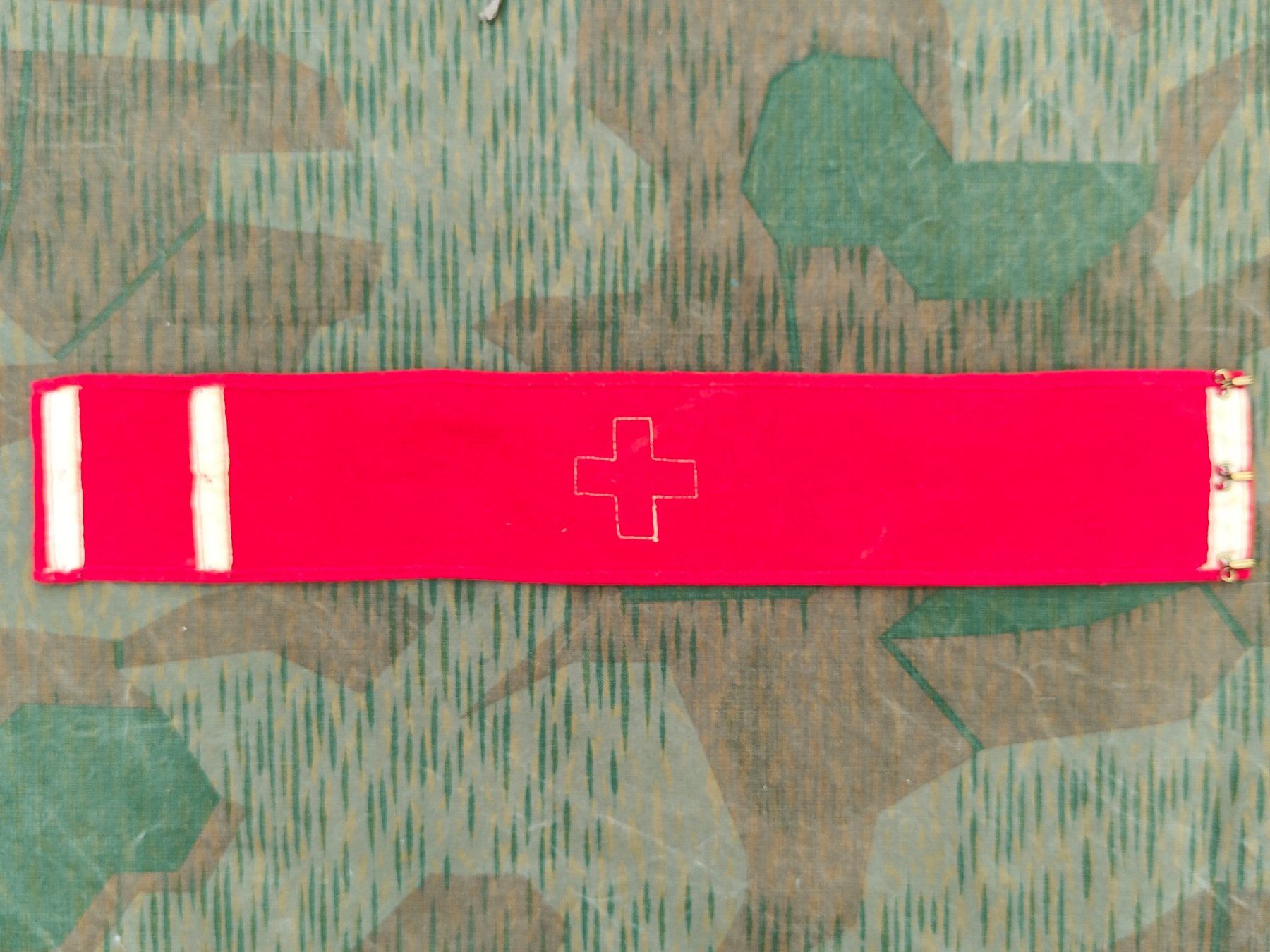 Schweizer Armee Uniformi: Eidgenössische Armbinde Ord. 1840, Variante 1 – Usato da Bauma venduto da SwissMilitaria 2