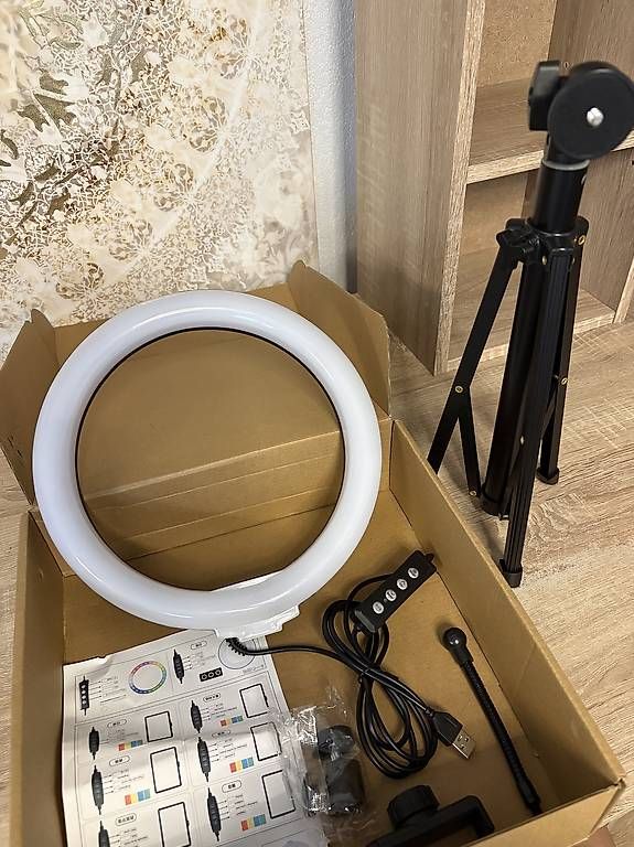 Lampes: Lampe Ring Light – Neuf (Voir description) à Conthey par arn_bv7m