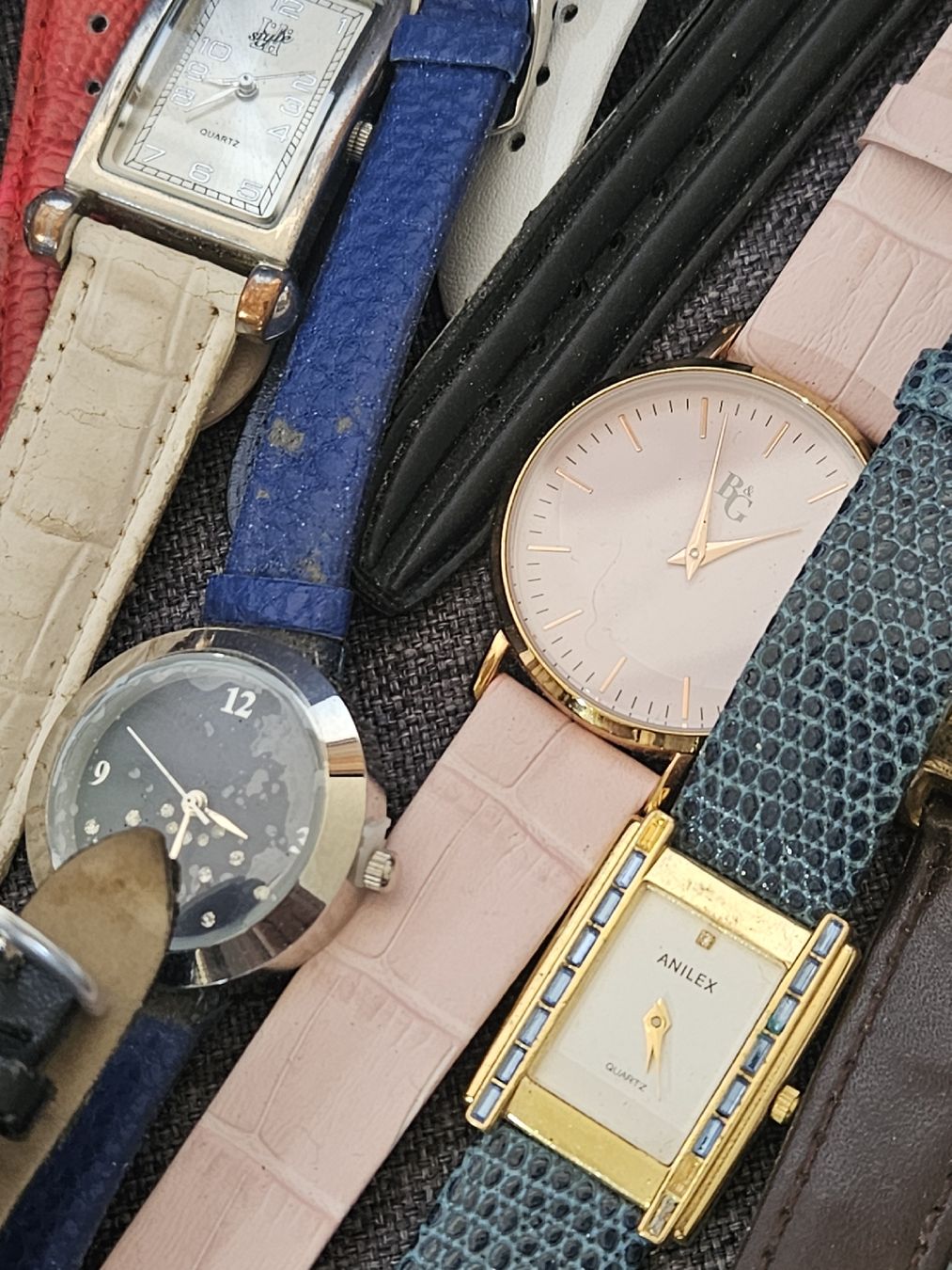 Orologi: Unkontrolliert Damenuhren lot Uber 100x – Usato da Flamatt venduto da pie_f9zm 6