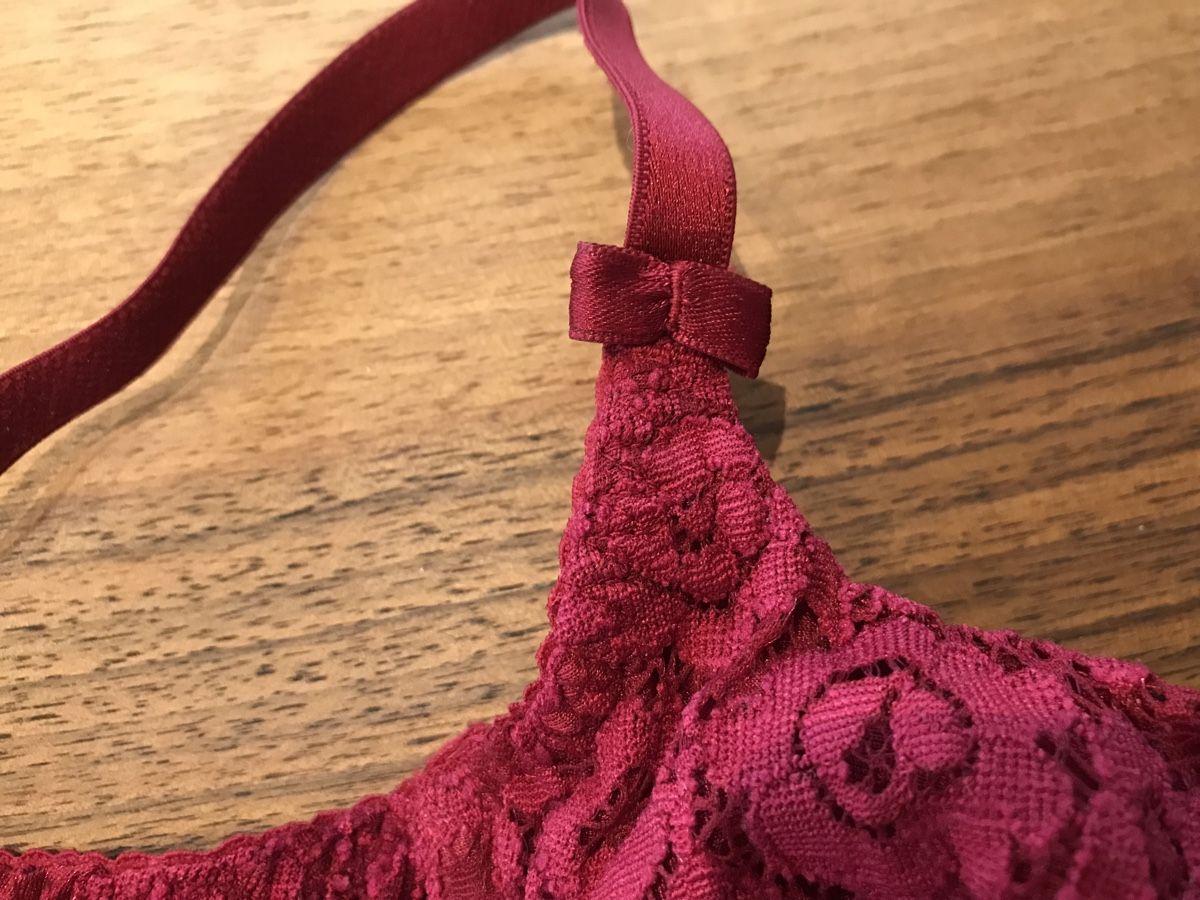 Altra biancheria intima: Dunkelrotes BH-Set Balconnet Slip – Usato da Alpnach Dorf venduto da marvo 7