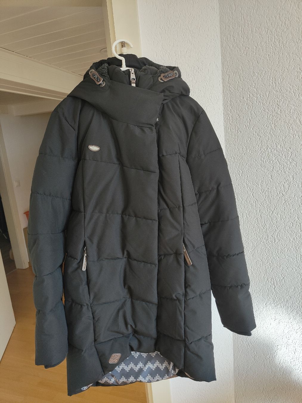 Ragwear Cappotti: ragwear Wintermantel schwarz – Usato da Selzach venduto da Livia81 1