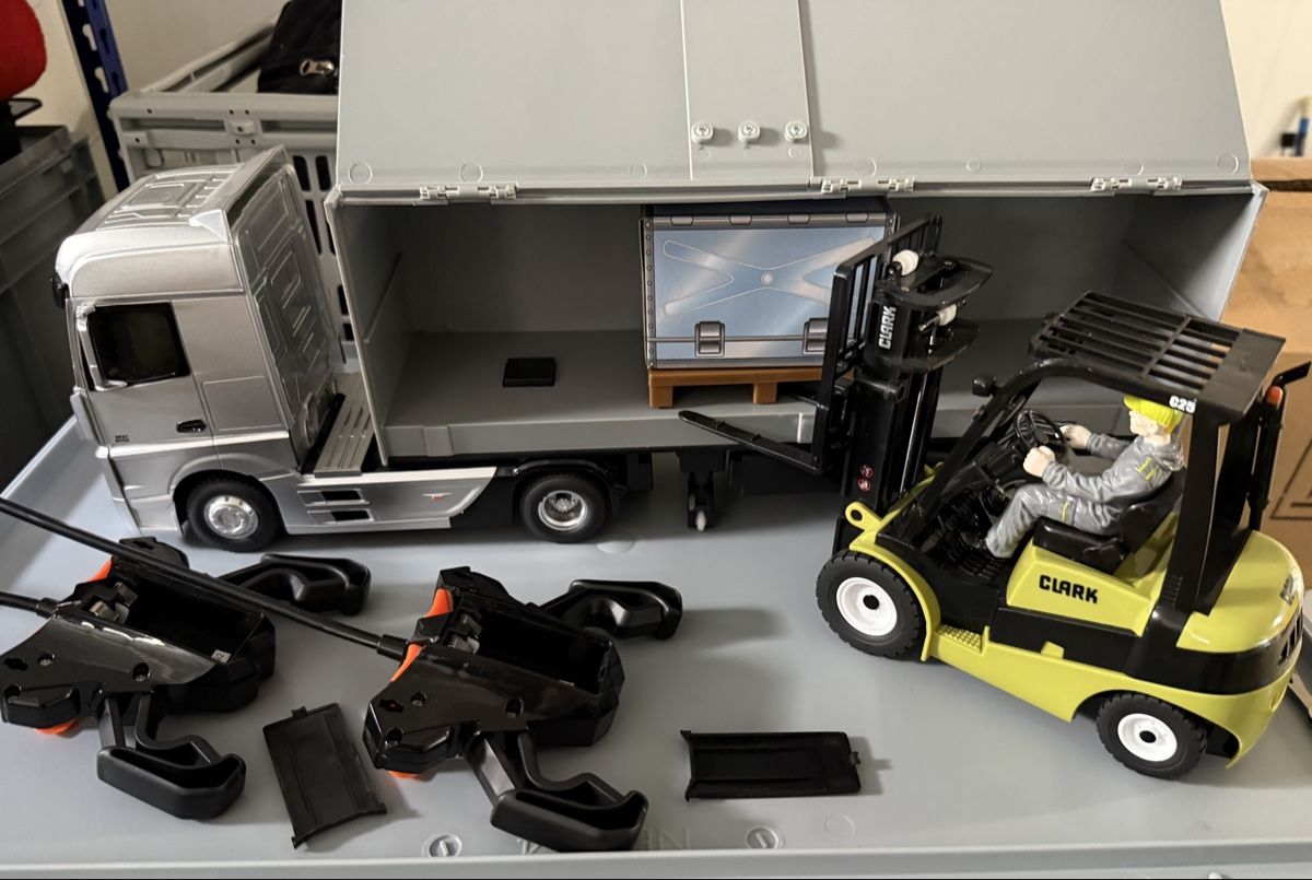 Modellismo RC: RC Mercedes Actros & RC Gabelstapler  – Usato da Schwyz venduto da Aasterix