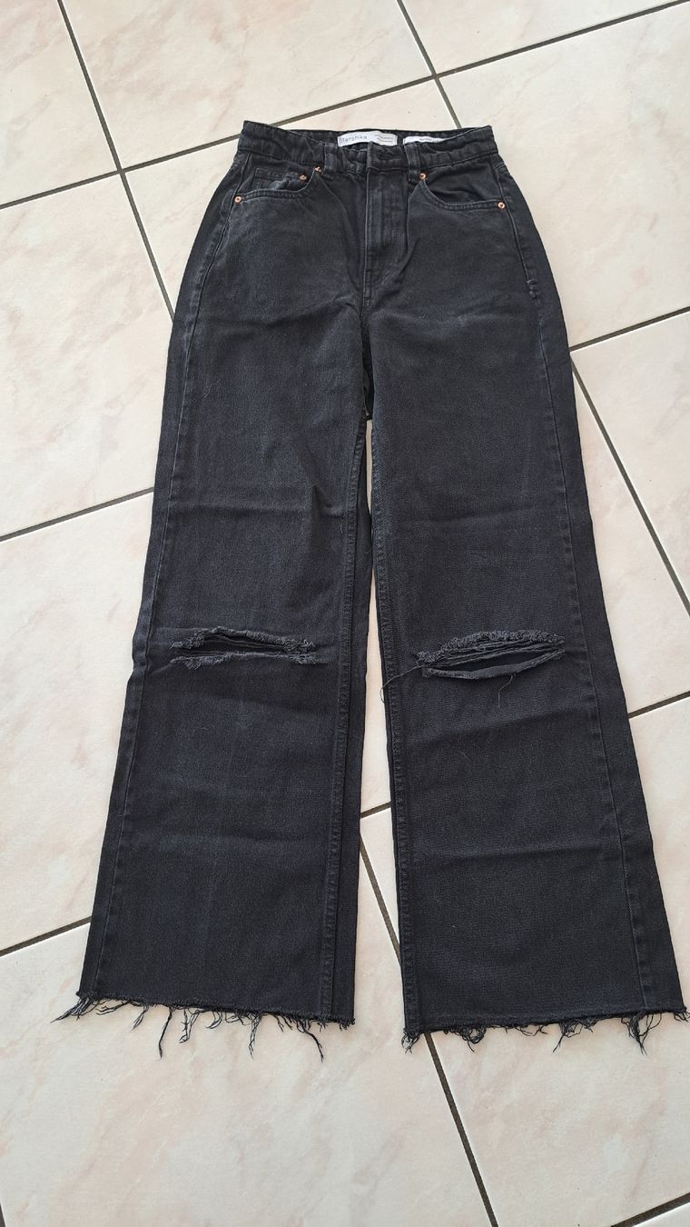 Jeans: jeans 32 Bershka – Nuovo e nell'imballaggio originale da RIAZ venduto da Betty012