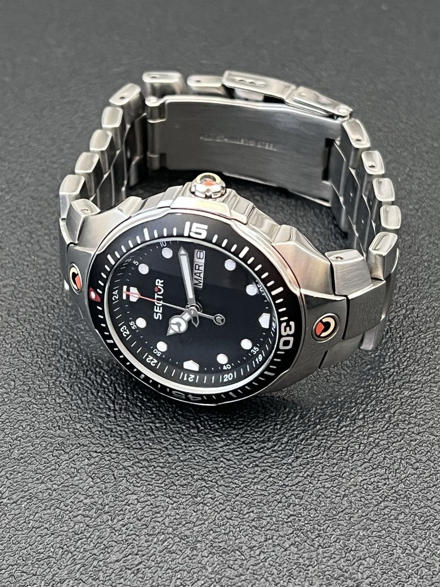 Sector Orologi: SECTOR 250 day+date Quartz  – Usato da Brügg BE venduto da Dani-Crippa 2