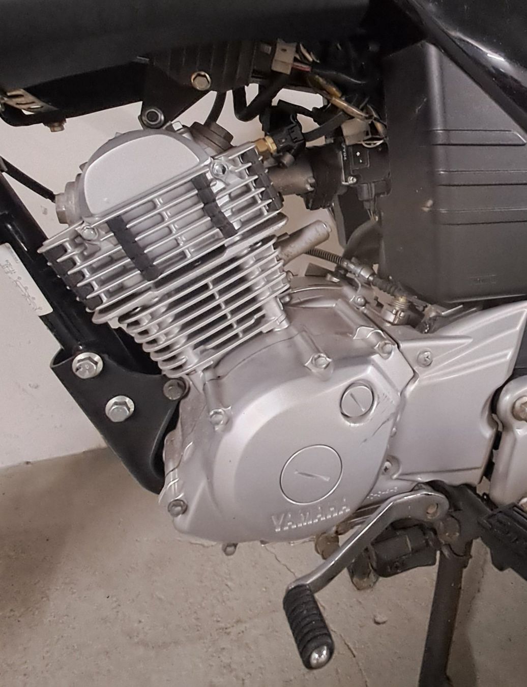 Yamaha Strada: Yamaha YBR 125 ab MFK – Usato da Mühleberg venduto da Vladan83 4