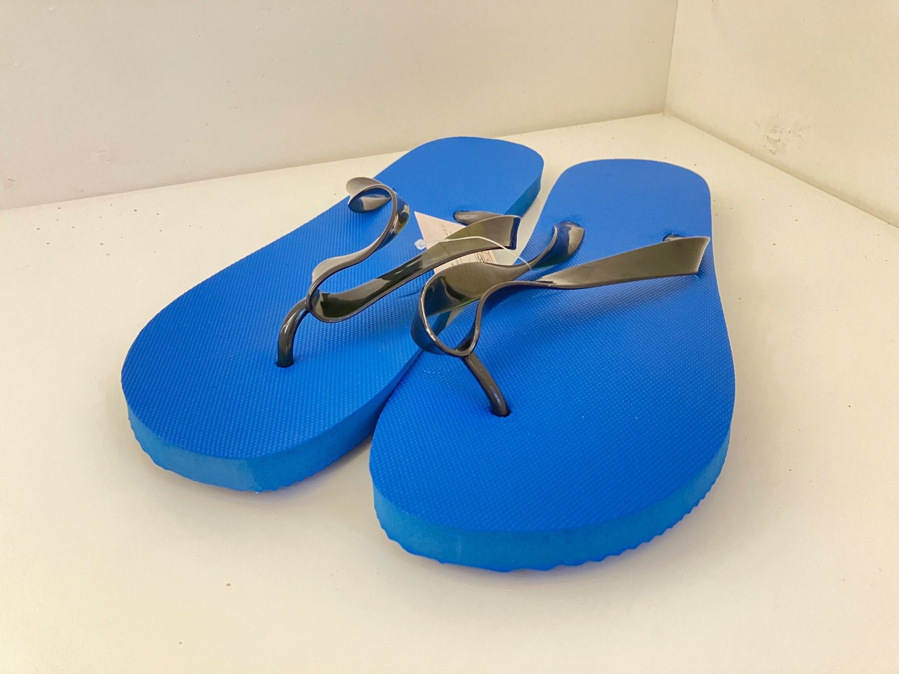 Scarpe da uomo: Sommer Flip Flops Gr. EUR 44, blau – Nuovo e nell'imballaggio originale da Wettingen venduto da Chnoelleli