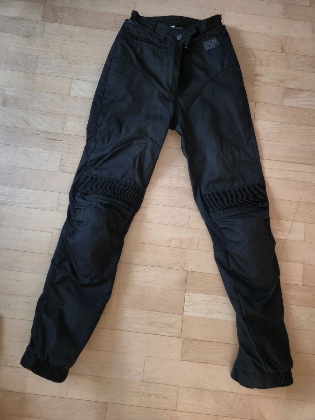 IXS Lotti di vestiti: IXS Motorradjacke, und Hose Top Zustand Neuwertig – Usato da Ballwil venduto da Silverjet 3