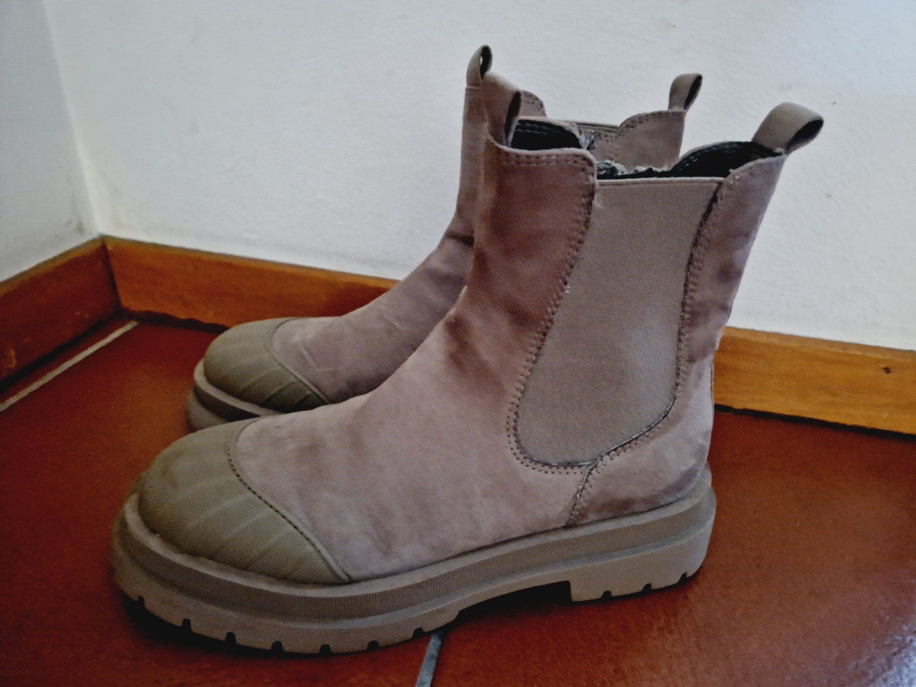 Scarpe da donna: Stivaletti donna – Usato da Agno venduto da siuxy