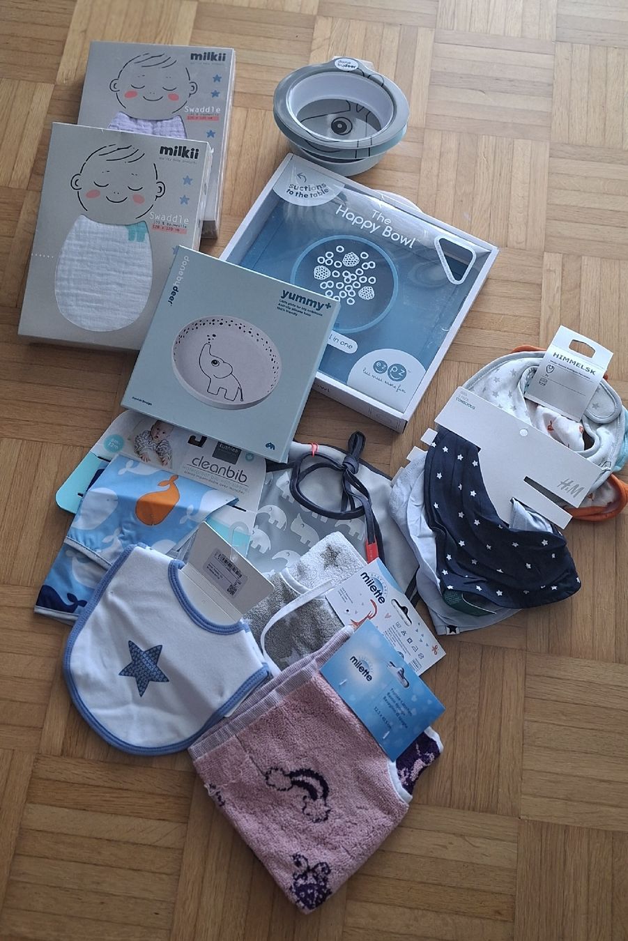 Teller: Babyteller und lätzchen – Neu (gemäss Beschreibung) aus Tuggen von Karin026