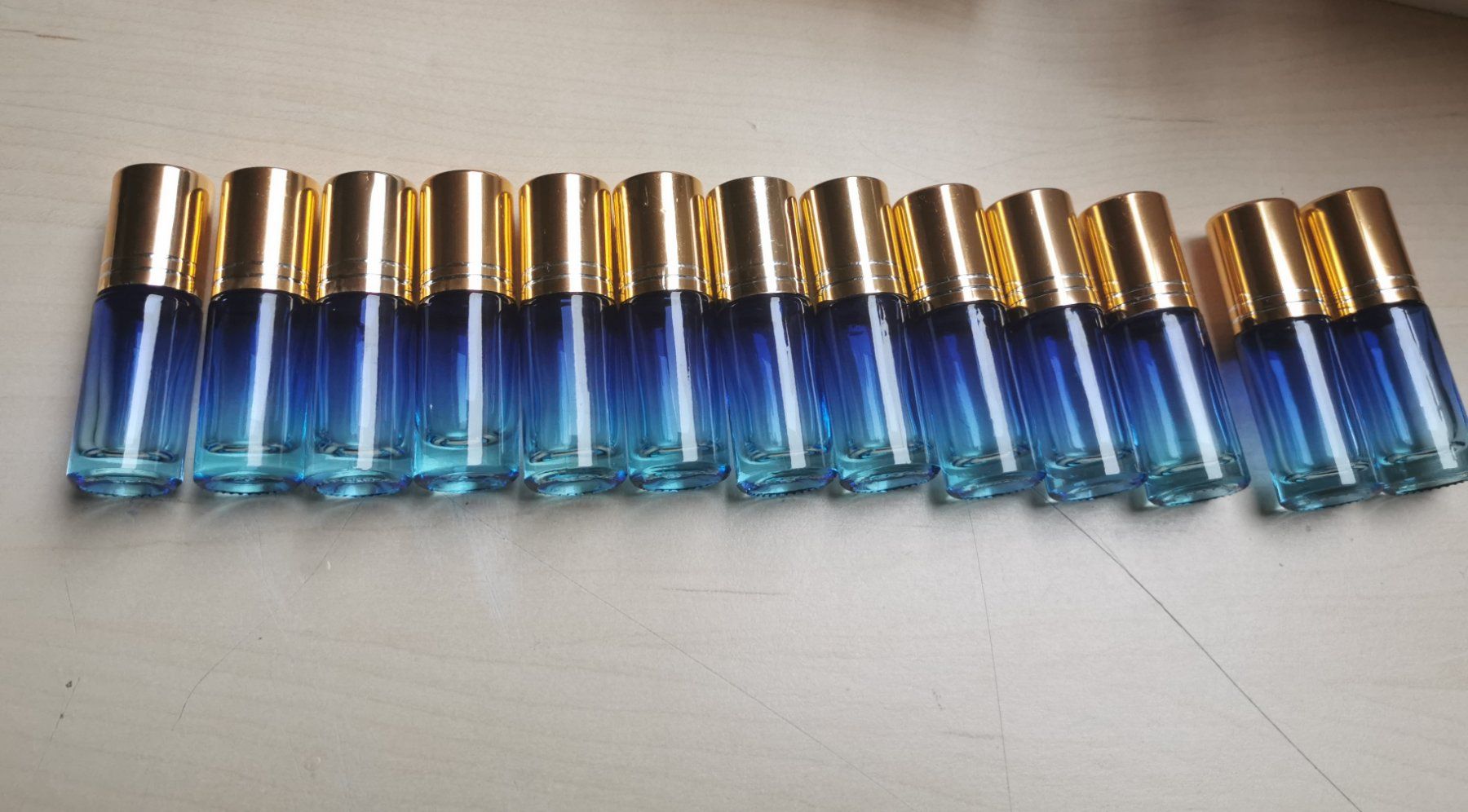 Altro in Stoviglie & Bicchieri: 13-teiliges Roll-on Fläschen – Nuovo (secondo la descrizione) da Oberkulm venduto da Preneur 1