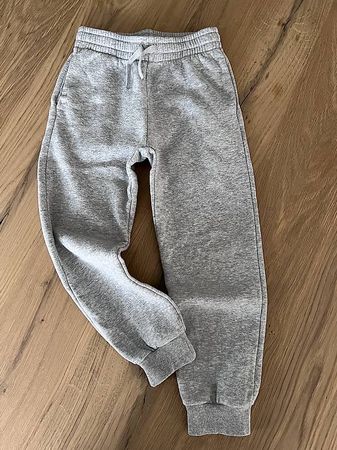 Trainerhose hellgrau Grösse 122