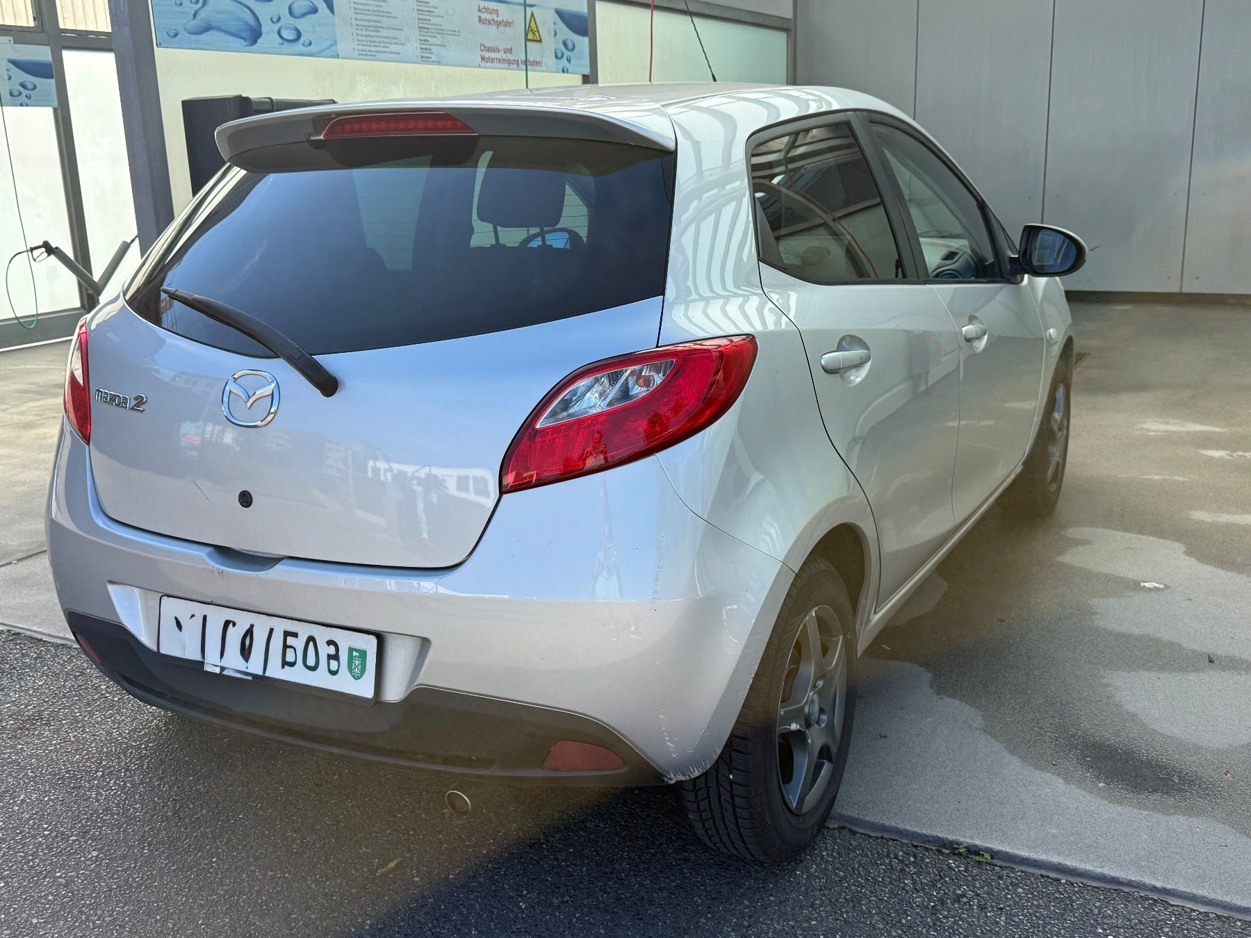 Mazda Autos: Mazda 2 1.3 2012 mit original Navigation – Gebraucht aus St.Gallen von nouah 2