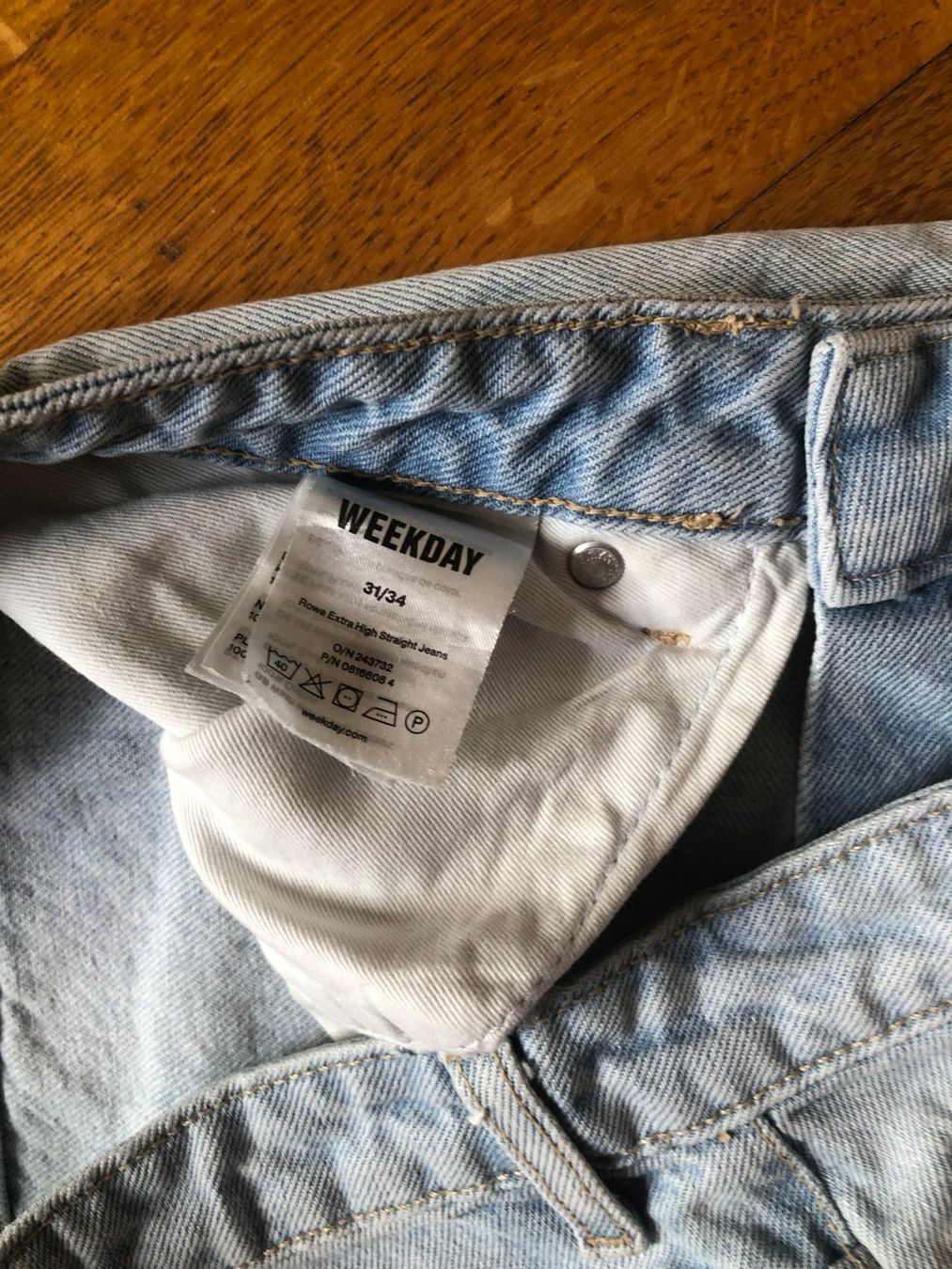 Weekday Jeans: Weekday Jeans, Gr. 31/34, Extra High Straight, hellblau – Usato da Basel venduto da raresbares 3
