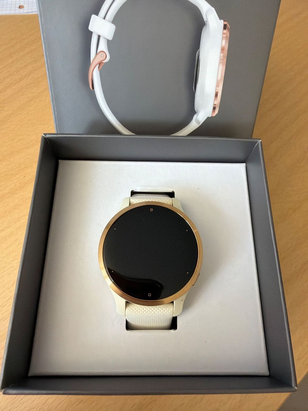 Garmin Smartwatch: Garmin Venu 2S rose Gold – Usato da Bättwil venduto da Fuffi78 1