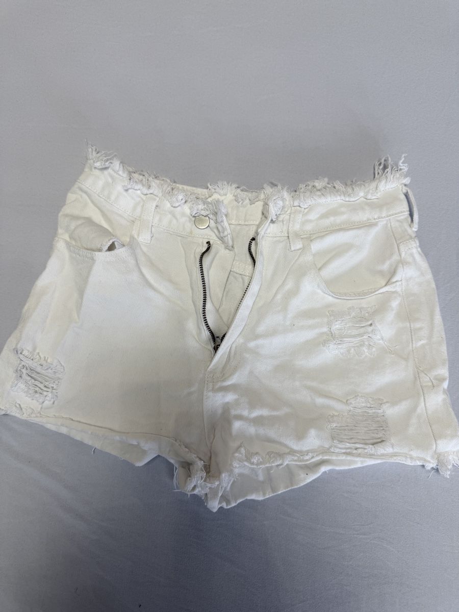 Pantaloni: WEISSE DESTROYED-SHORTS GR. S – Nuovo (secondo la descrizione) da Winterthur venduto da fij_f65r 1