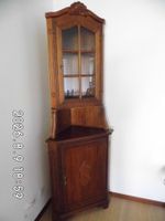 Eckvitrine Holz mit Glastüre und Unterschrank