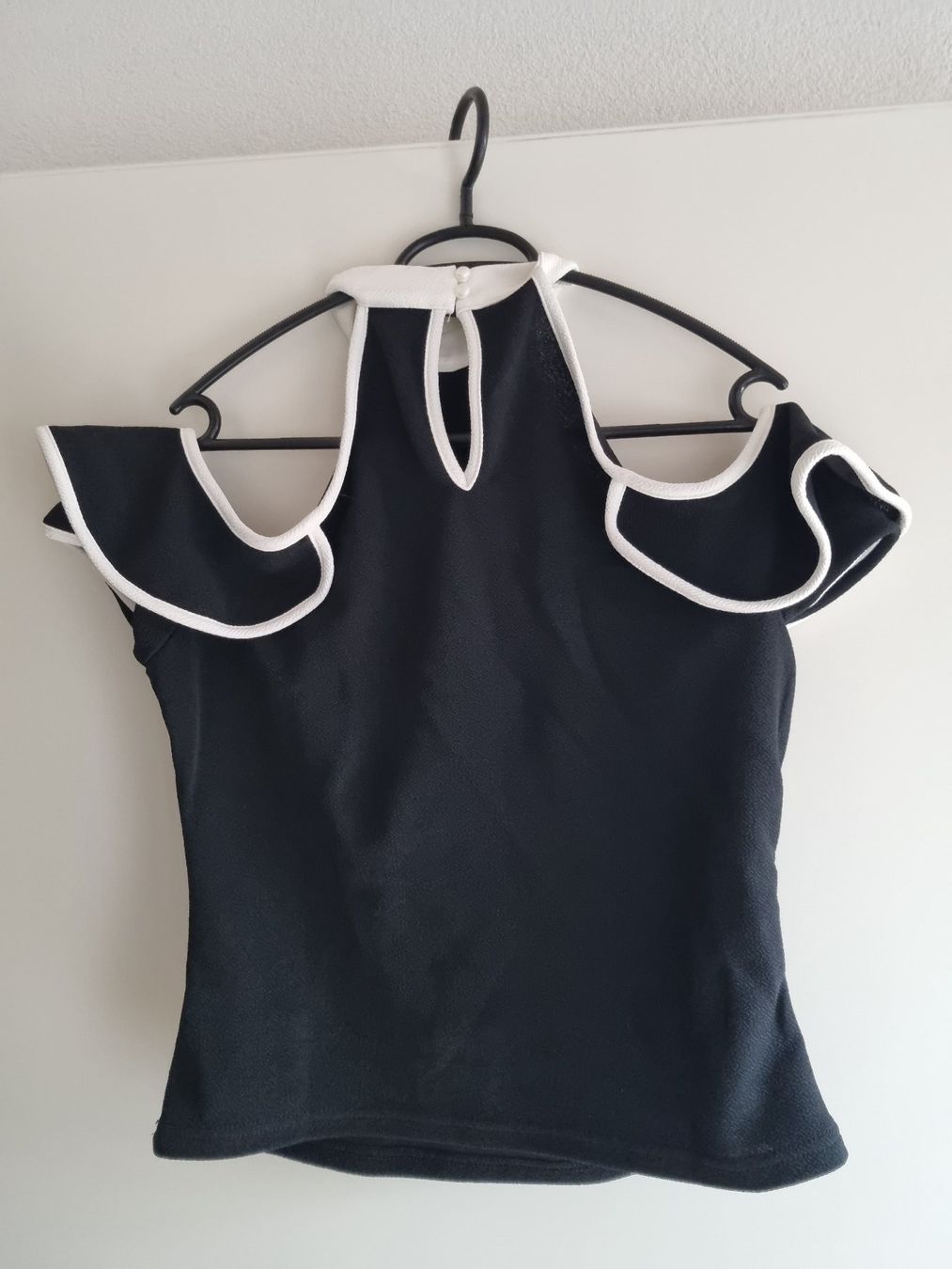 Top: Schickes Top, schwarz/weiss, Grösse L, – Nuovo (secondo la descrizione) da Waltenschwil venduto da Larache90