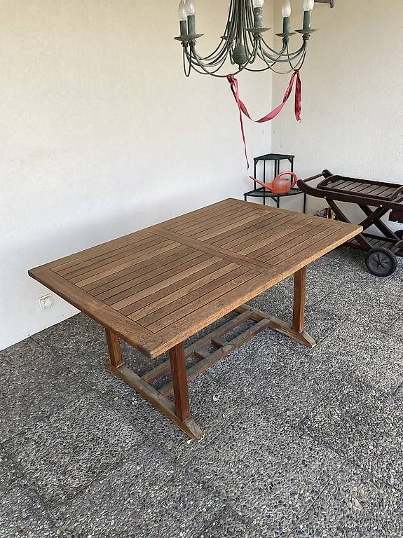 Tische: Gartentisch aus Holz – Gebraucht aus Emmenbrücke von nil_mtg6