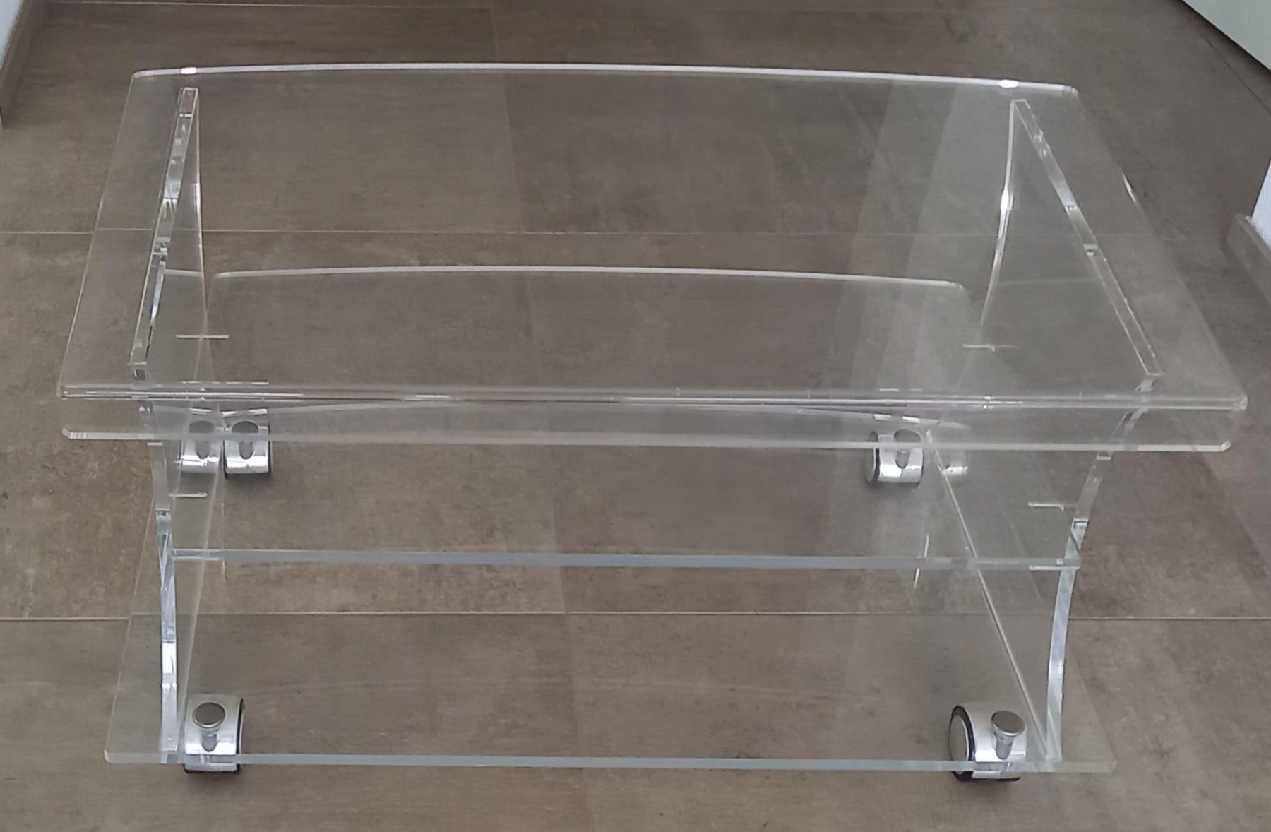 Mobili TV: TV-Möbel aus Acryl mit Rollen – Usato da Seewen SZ venduto da emi_6y6l 2