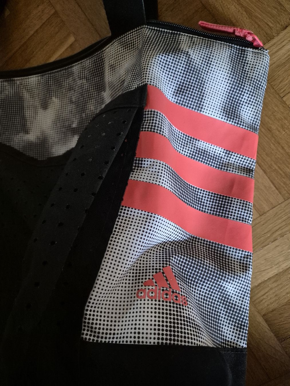 Adidas Borse: Adidas Tote Graphic Tasche – Usato da Aesch BL venduto da sar_j59l 2