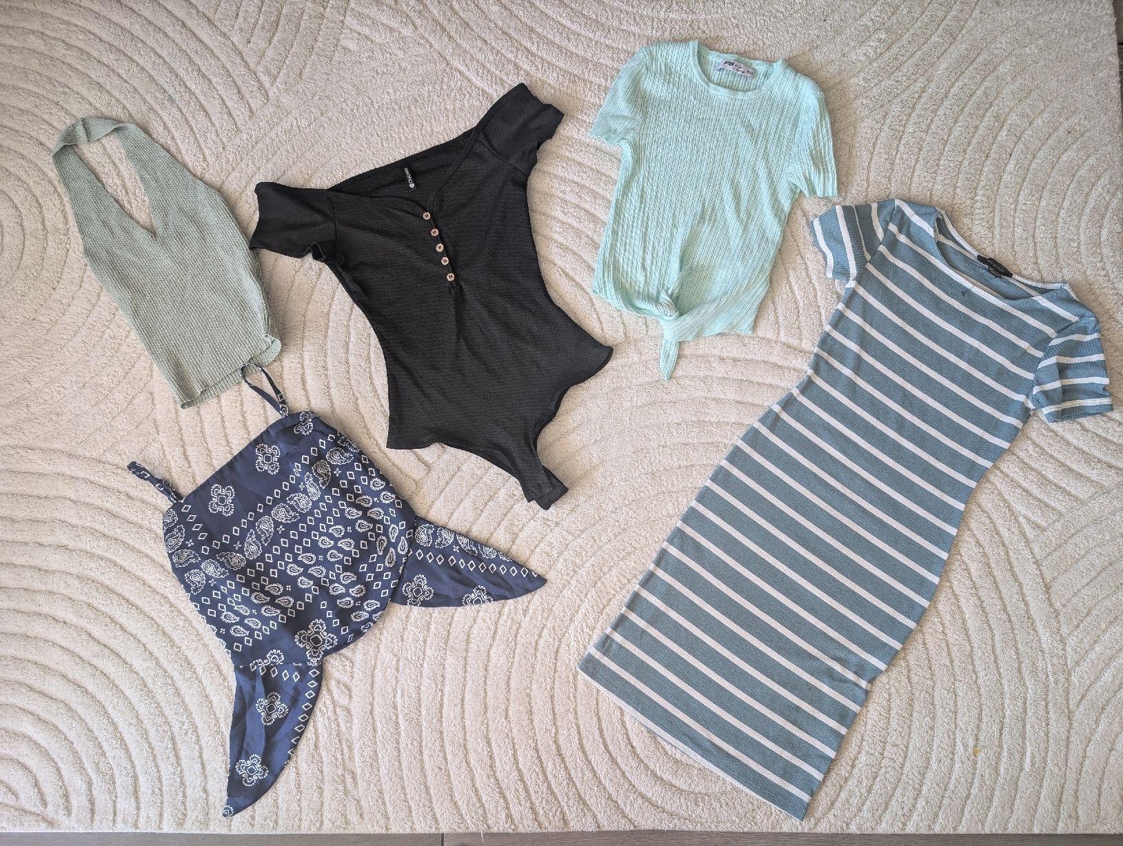 Lotti & Set di vestiti: Mädchen Paket Gr. XS – Usato da Brittnau venduto da titona 1