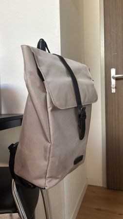 Rucksack beige, ziemlich wasserfest