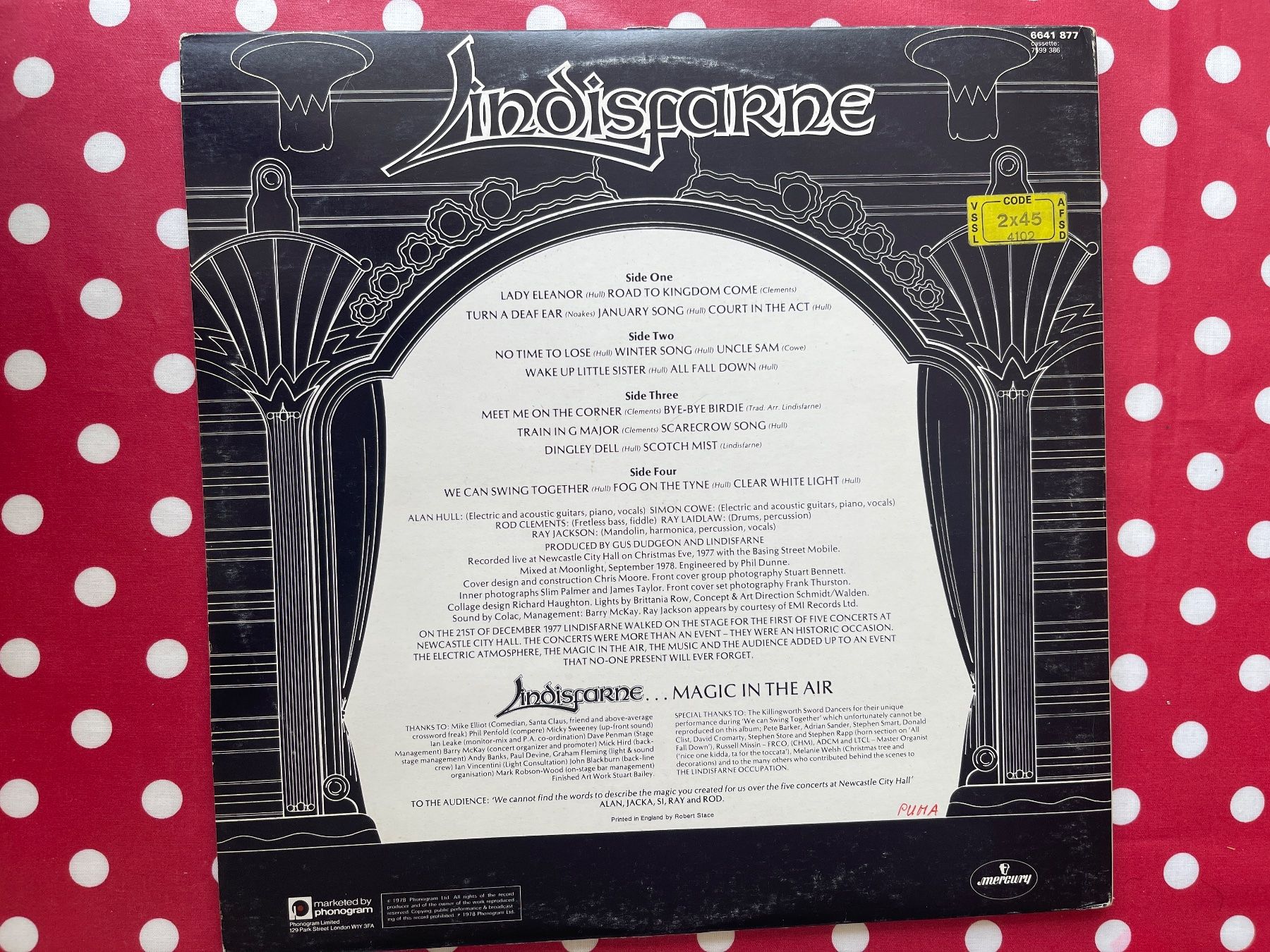 Vinyles: A558/Lindisfarne - Magic in the Air Live – D'occasion à Frutigen par Philippe_jsp 1