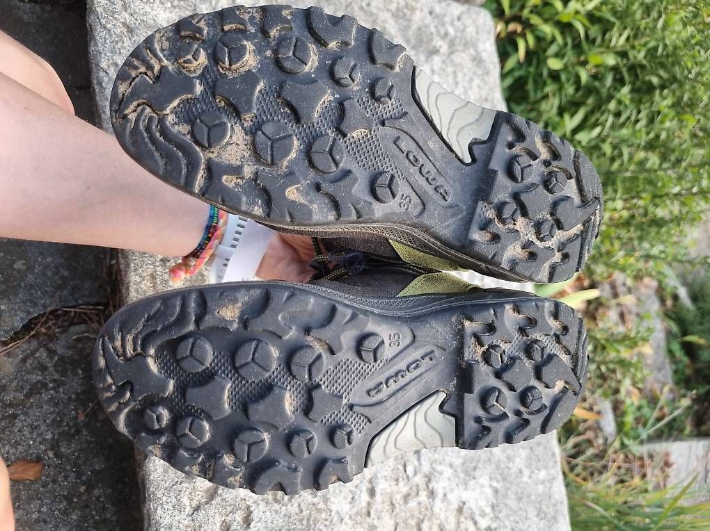 Scarpe per ragazzi: Kinderwanderschuhe von Lowa, Grösse 35 – Usato da Ennetbaden venduto da Dany_M 1