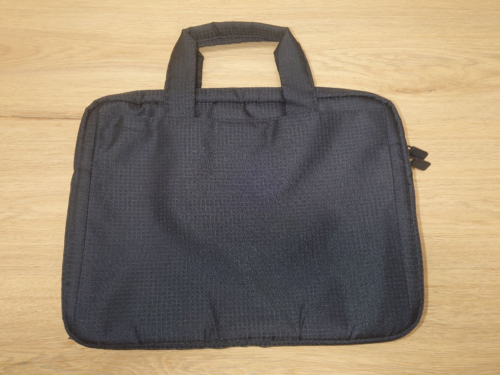 Borse: Dicota Laptop Tasche 35x28cm – Usato da Zürich venduto da Almohammed 1
